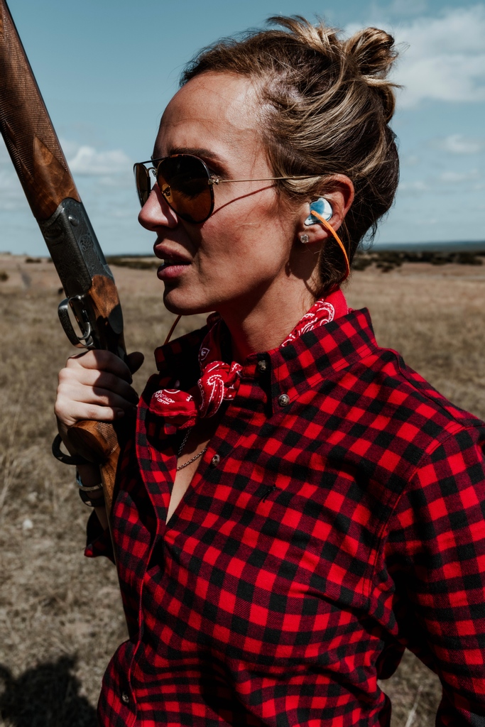 HonorTheHunt's tweet photo. INTRODUCING the Joan Shirt in Mini-Buffalo Plaid!  New from @BallandBuck

The Joan shirt was designed specifically for women in search of the perfect sport shirt that's built for the field and styled for everywhere else. https://t.co/p4nbMj5U6V