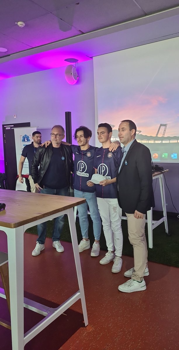 LucasAriso1's tweet image. Vainqueur 1-0 en finale , bien joué à mon adversaire ✅