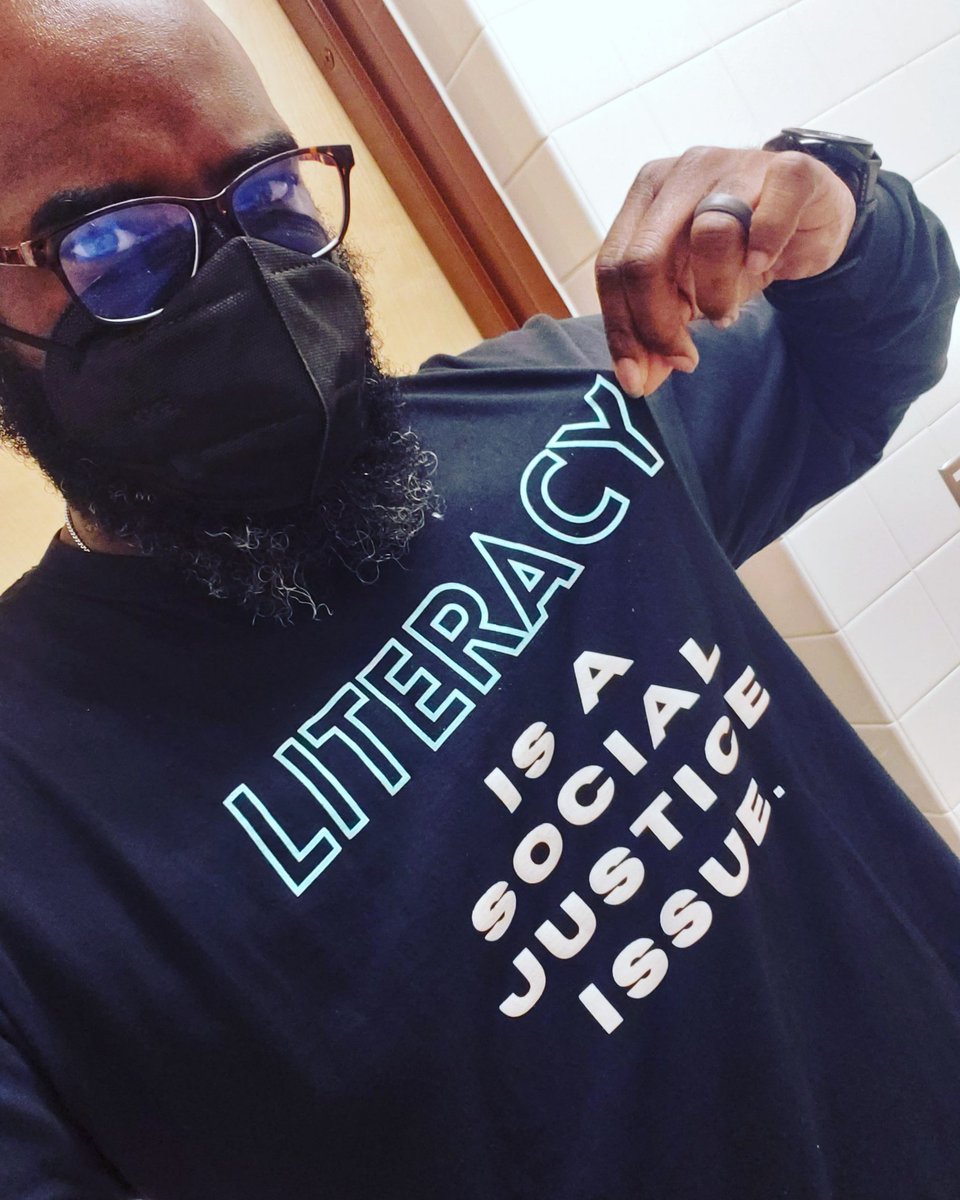 MrShaw_3's tweet photo. 85% of juveniles who come into contact with the juvenile court system: functionally illiterate.

60% of all prison inmates: functionally illiterate.

2/3 of students who cannot read proficiently by the end of 4th grade will end up in jail or on welfare.

#UntilEveryChildCanRead https://t.co/8d8xGgP9FK