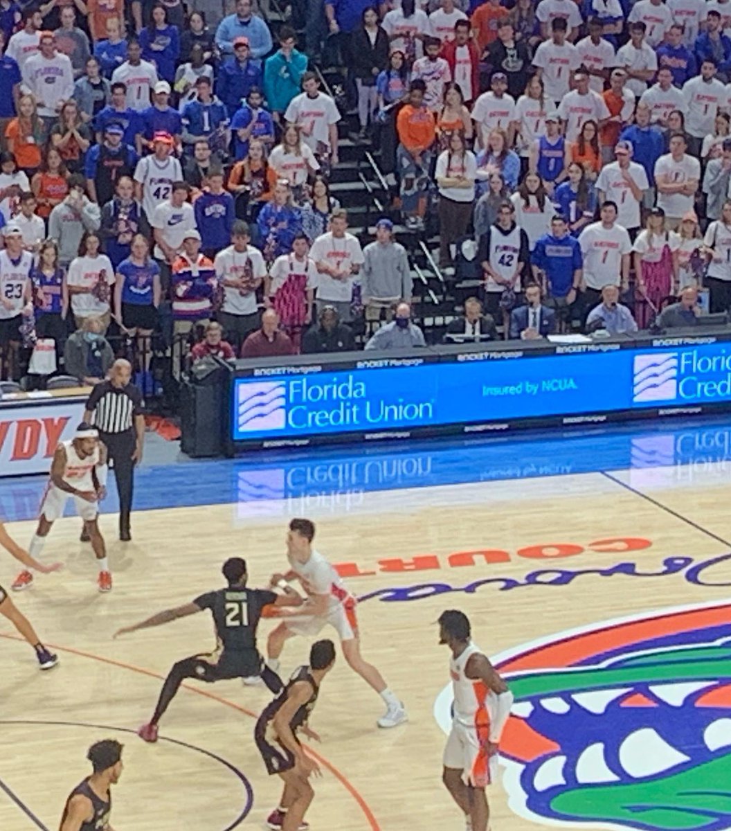 JPTULL's tweet photo. #causemarketing @gatorsmbk @gatorswbk are off to a gr8 start &so is @FLCU Beyond the Arc Campaign to benefit The Education Foundation. I think the @floridagators are trying “break the bank” or the #FloridaCreditUnion 😂🏀 $ #FLCU will donate $25for each Gators 3 pointer made….. https://t.co/oDOlLHET2E