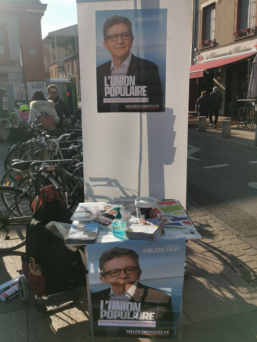 StJuste66438315's tweet photo. 😁 Quelle belle matinée à Toulouse
Pour 👉 #MelenchonProgramme
👉 🕙 Début de la Campagne
👉 🕚 Le programme a était littéralement dévalisé 😊
👉🕛 Pratiquement plus de tracts non plus 😀 fin de la Campagne
Pour ce matin a demain 😉 https://t.co/eF26Owd7sJ