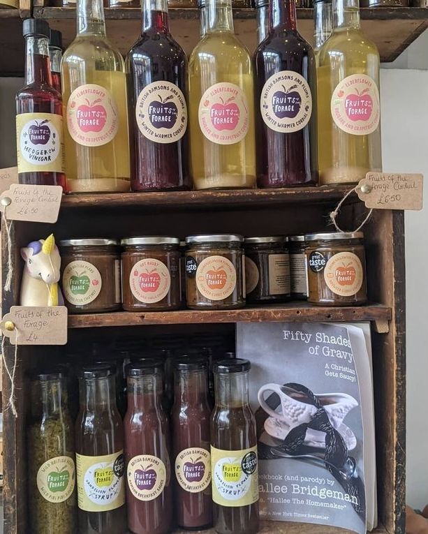 Remember this upcoming festive season, Christmas is not in danger! 🎄❌ 

Products from #local businesses, makers and creators are not stuck in shipping containers. This is the perfect opportunity to support your high street and #shoplocal 😍💚 

📸 @burton_road