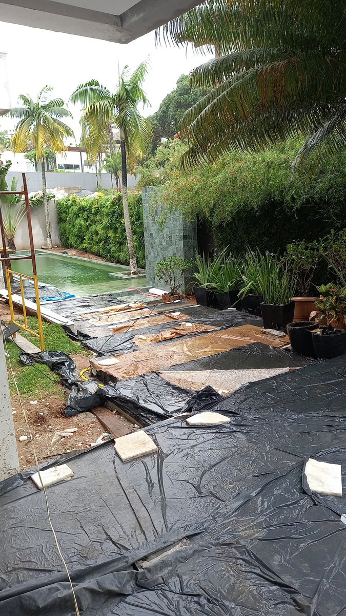 xdaniR_'s tweet photo. Bom dia com chuva + obra https://t.co/HfO7uIsQpm
