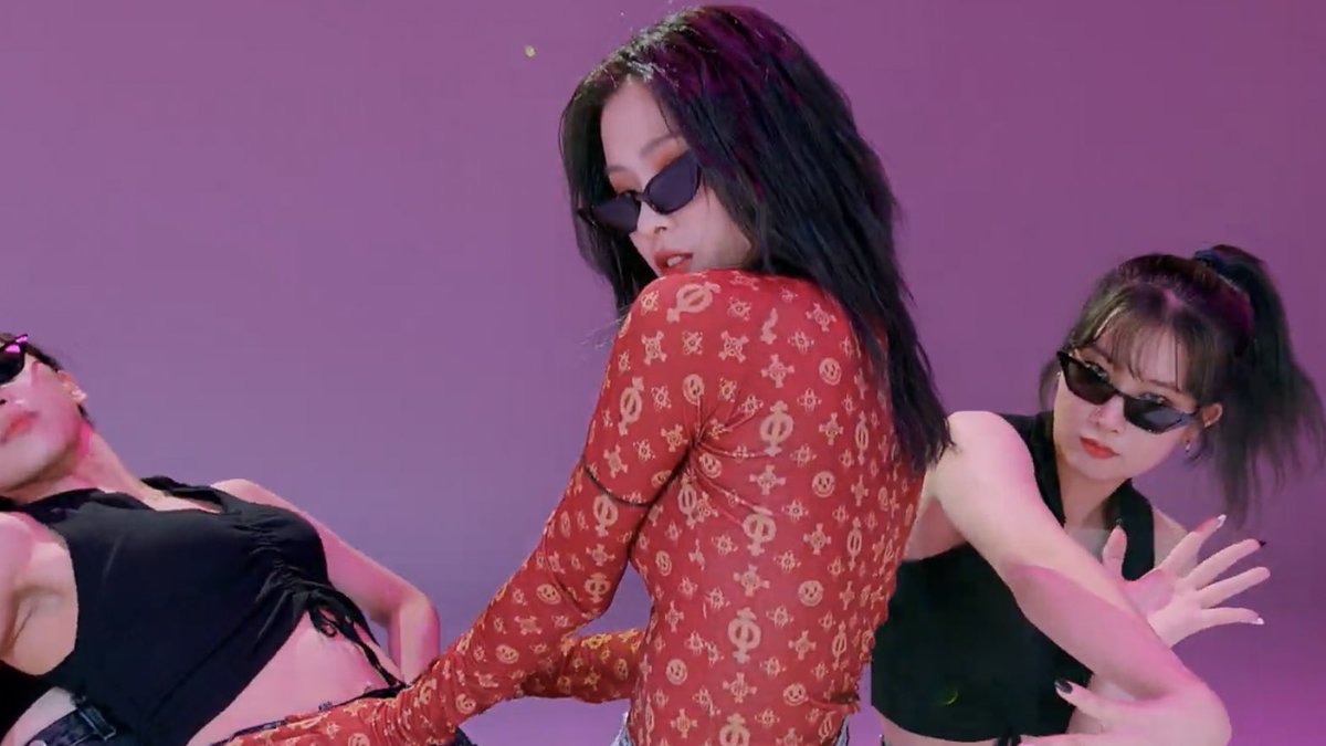 onlyforRyujin's tweet photo. Remember her name, SHIN RYUJIN FROM ITZY! https://t.co/ebTLJ2tQ5P