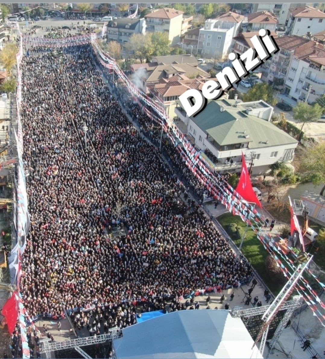 Rehavete kapılmak yok sanki meydanda 100 kişi varmış gibi çalışmaya devam. Teşekkürler Denizli 🙏🏻