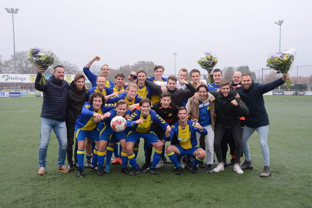 wjtalsma's tweet photo. @OldeVeste2 periodekampioen!! Heerlijk mee te werken!! Trots op m’n staff John en Tim die mij door dik en dun helpen!!! https://t.co/93zBbkIKhe