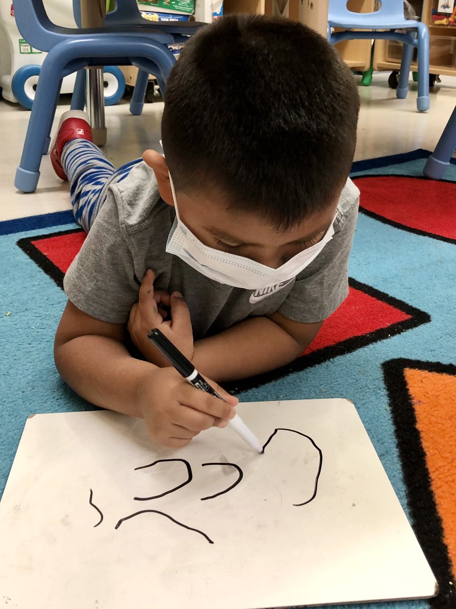 ConnellsCrew's tweet photo. #graphicspractice is getting tricky! Check out these awesome “half-eaten cookies” &amp; super tricky “spirals!” 🖍 #ToolsoftheMind #prewriting @FSDVikings https://t.co/LntlItXVd7