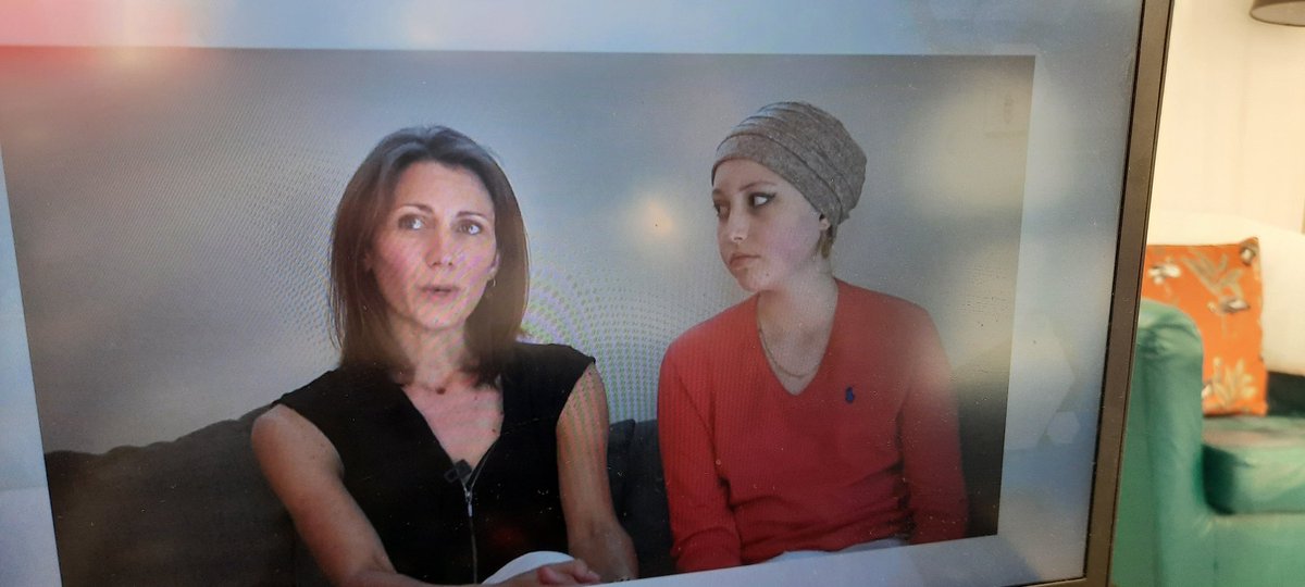 Quel témoignage touchant que celui de Gwenaelle,maman de Célia, malade,qui nous raconte l'accompagnement et la compréhension de son employeur qui lui a offert de pouvoir rester auprès de sa fille 7 mois durant. #aidants #entreprises #SantéAuTravail <a href="/CanceratWork/">Cancer@Work</a> #RDVALF21