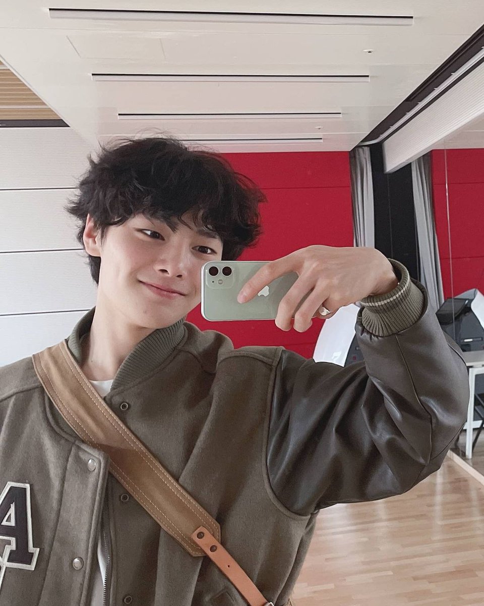 hyunscares's tweet photo. jeongin por favor NUNCA mude esse cabelinho https://t.co/1hh77fTDg9