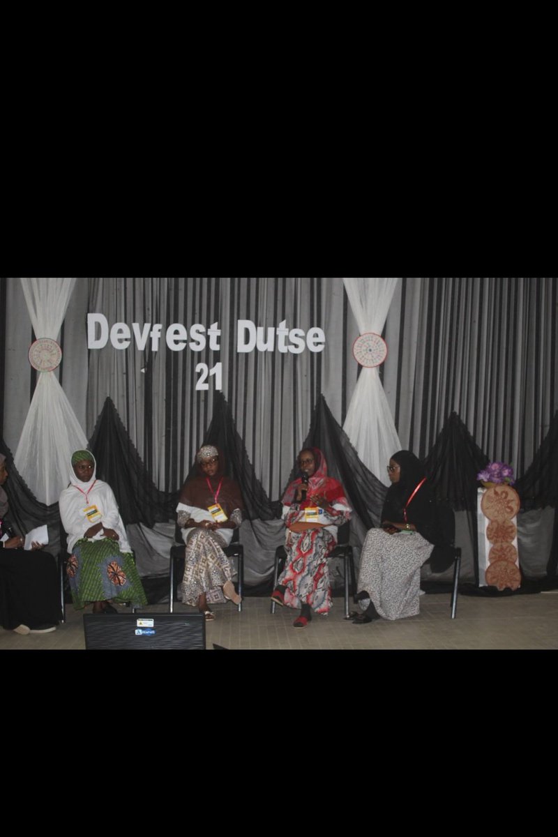 UncleBurger_'s tweet photo. Women engaging in tech season #DevFest2021 #DevFestDutse21 #gdg @Sir_enjoy1 @UncleBurger_ @garo_web @ErrickM3 @googledevs @googledevgroups @Sir_enjoy1 @Dr_Bagwai @itz_chamo @Khal3rl https://t.co/3V2NZQHPe7