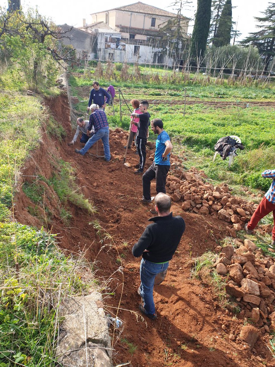 CanCarner's tweet photo. Agraïments al Carles, al Dídac i als dos Jordis per participar en la reconstrucció del marge de pedra seca a l'hort de #CanCarner . #setmanadelapedraseca #Castellar del #Vallès, #comelVallèsNoHiHaRes https://t.co/nT4Y7uSS1U