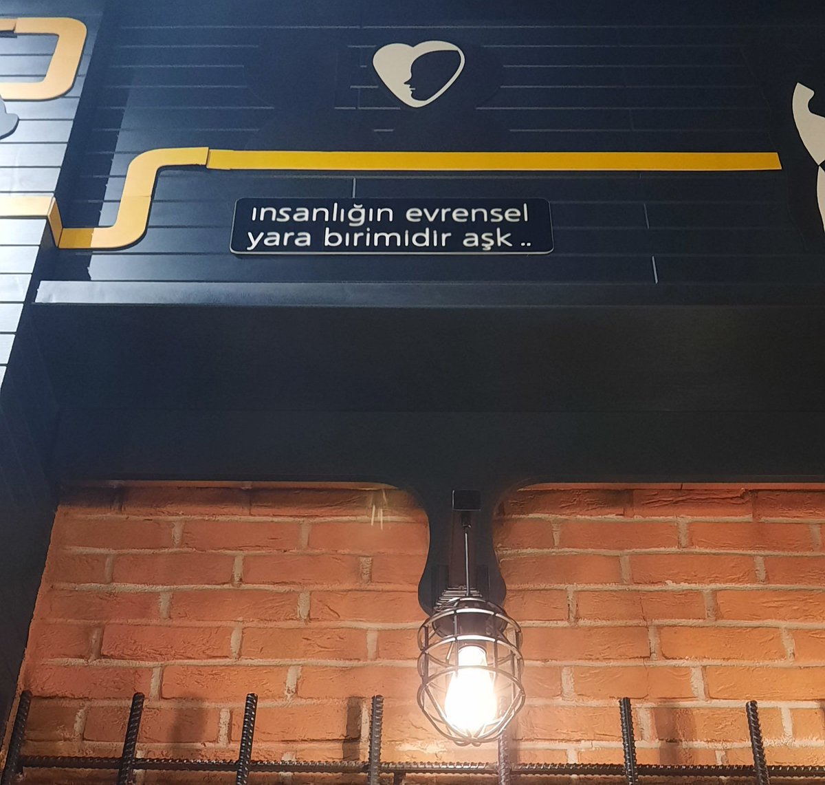 skmnozlm's tweet photo. İnsanlığın evrensel yara birimidir aşk... 
#otcafe https://t.co/vCJTGKhBgw