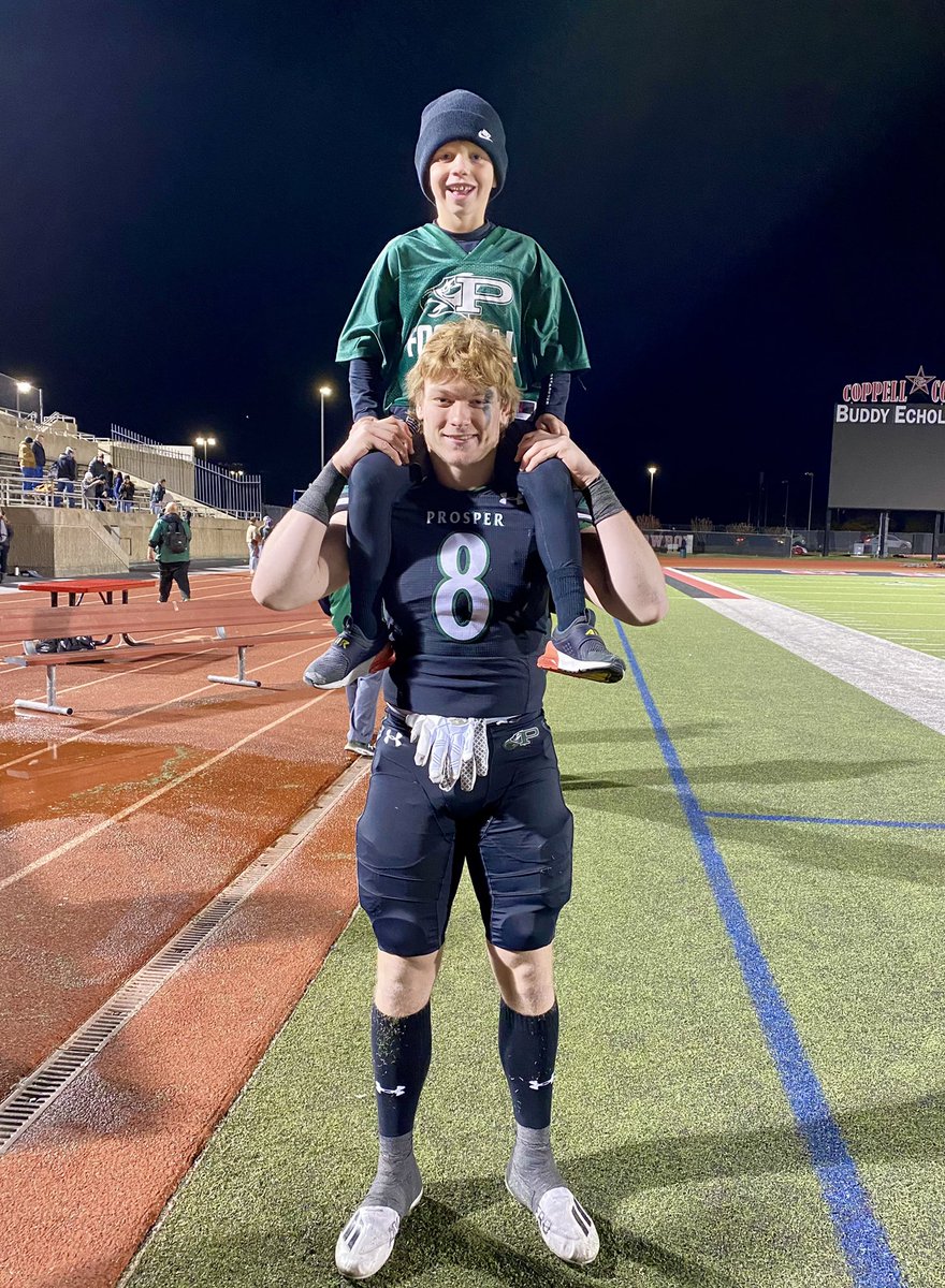 DylanHinshaw's tweet image. Thanksgiving + Football= Round 3!

Thanks for coming out Camden! #EagleFlightCrew 🦅🏈
@ProsperEaglesFB