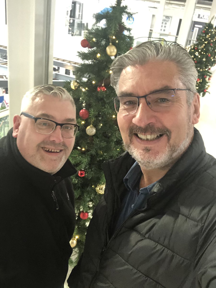 GarySkent's tweet image. Two hours of #ClassicRock with #RandomGuy @marcsstephens on @RadioWarrington tonight 10pm with some lengthy anthems!