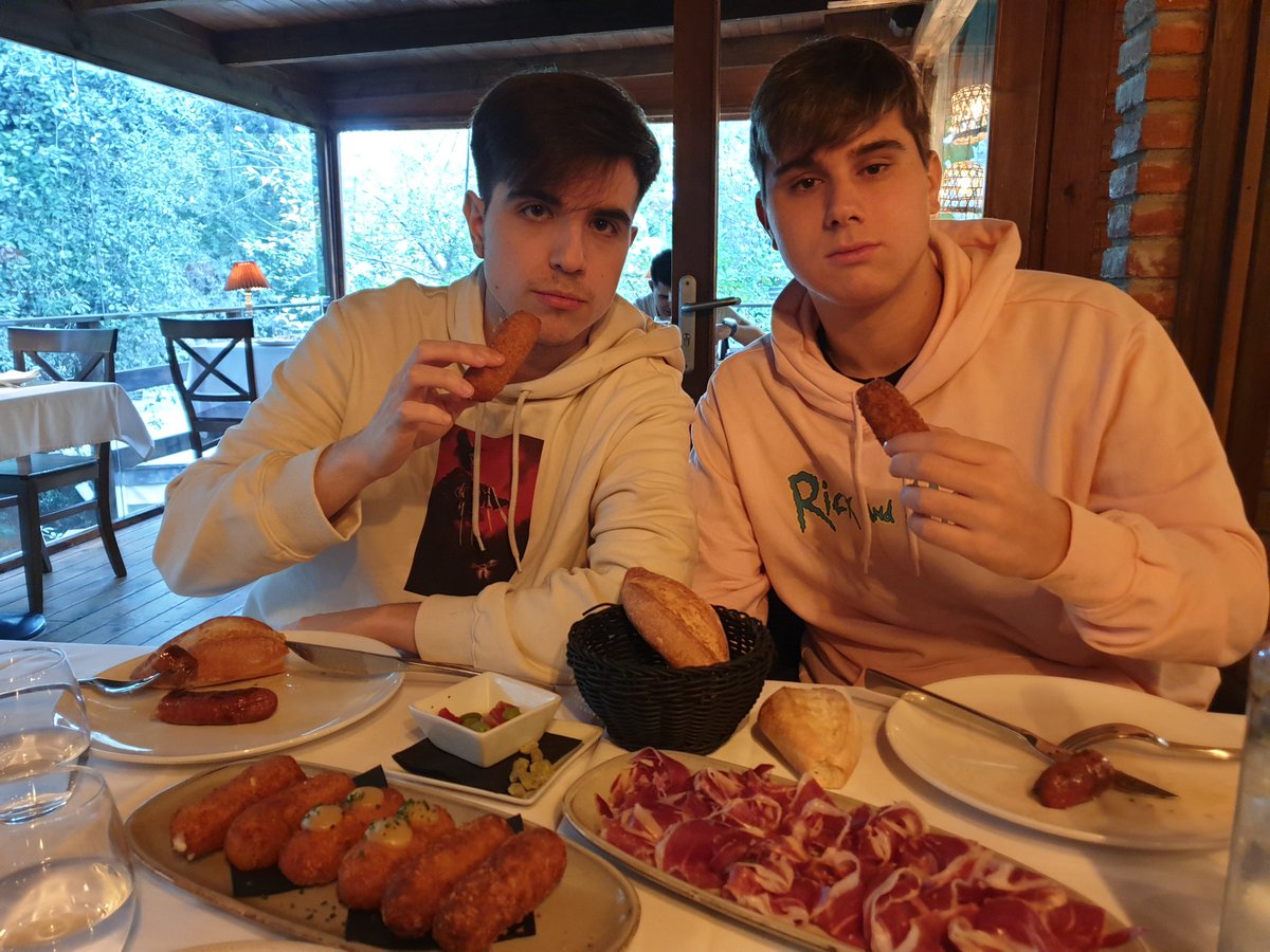 Dando de comer a mis hijos