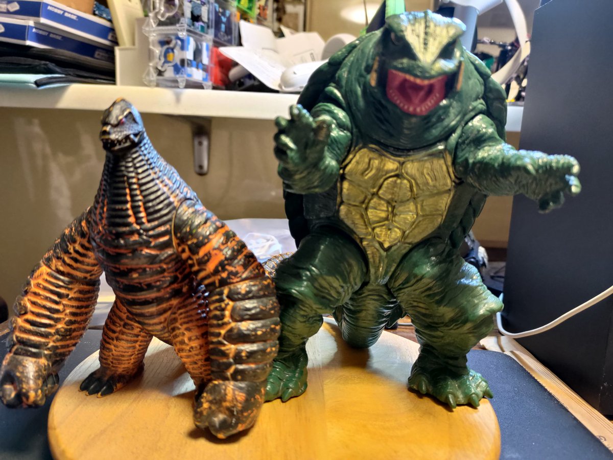 dada_332's tweet photo. 今日の戦利品
ほしいの買えてヨカッター
#TTTOYS
#MAXTOY
#大怪獣サロン https://t.co/1zzKFYogpe