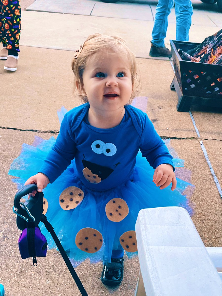 __beejay__'s tweet photo. the prettiest girl 🥰 mommy loves and misses you stinker butt https://t.co/4sjZmjzBKb