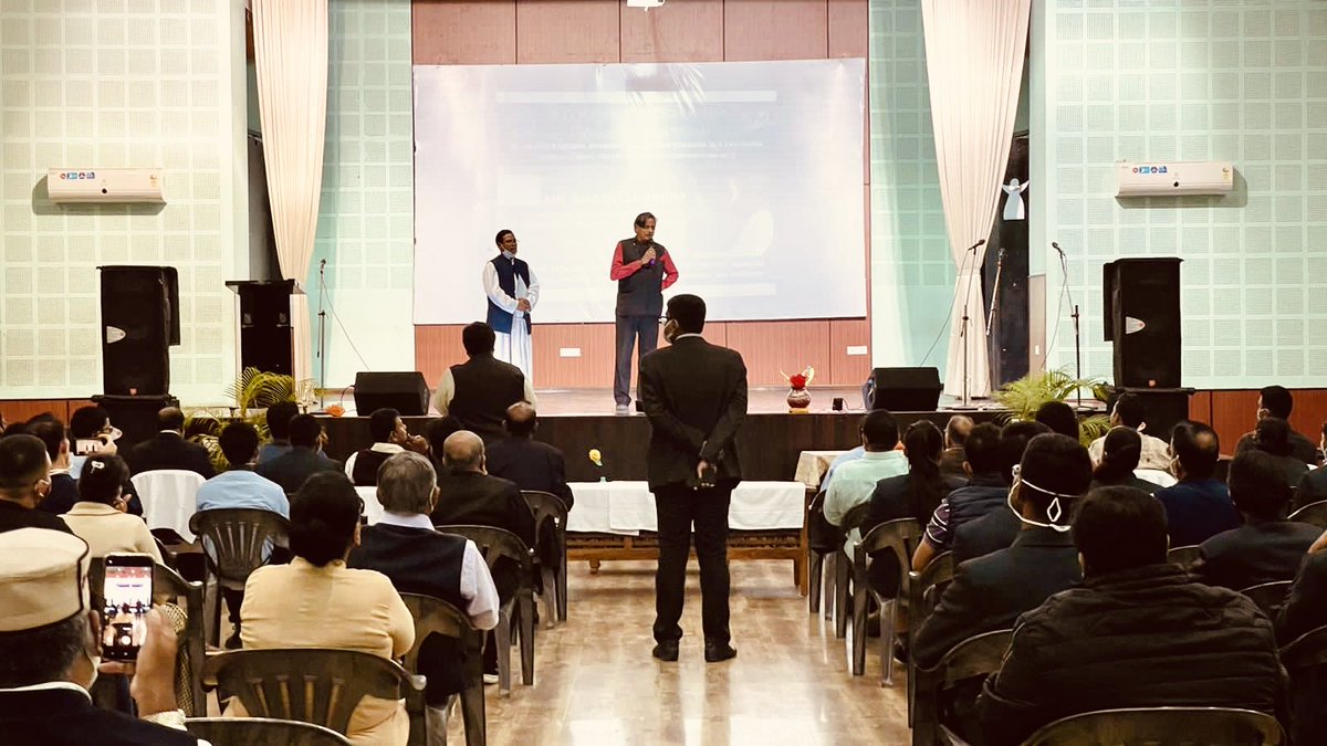ShashiTharoor's tweet photo. At St Xavier’s Doranda, which I was visiting after 51 years, I was pinned with the badge of the Jesuit Schools alumni association &amp; addressed a wonderful interactive session with students, who asked searching &amp; stimulating questions. https://t.co/d1UUm4ovg1
