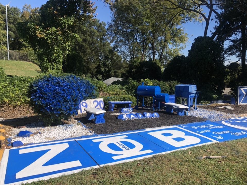 SoooSweetKitty_'s tweet image. I’m officially an “Old Head” in Greek years. I’ll post a pic of me today, later on. Lol 

10 years down baby. #Fa11 #KappaChapter 😎💙