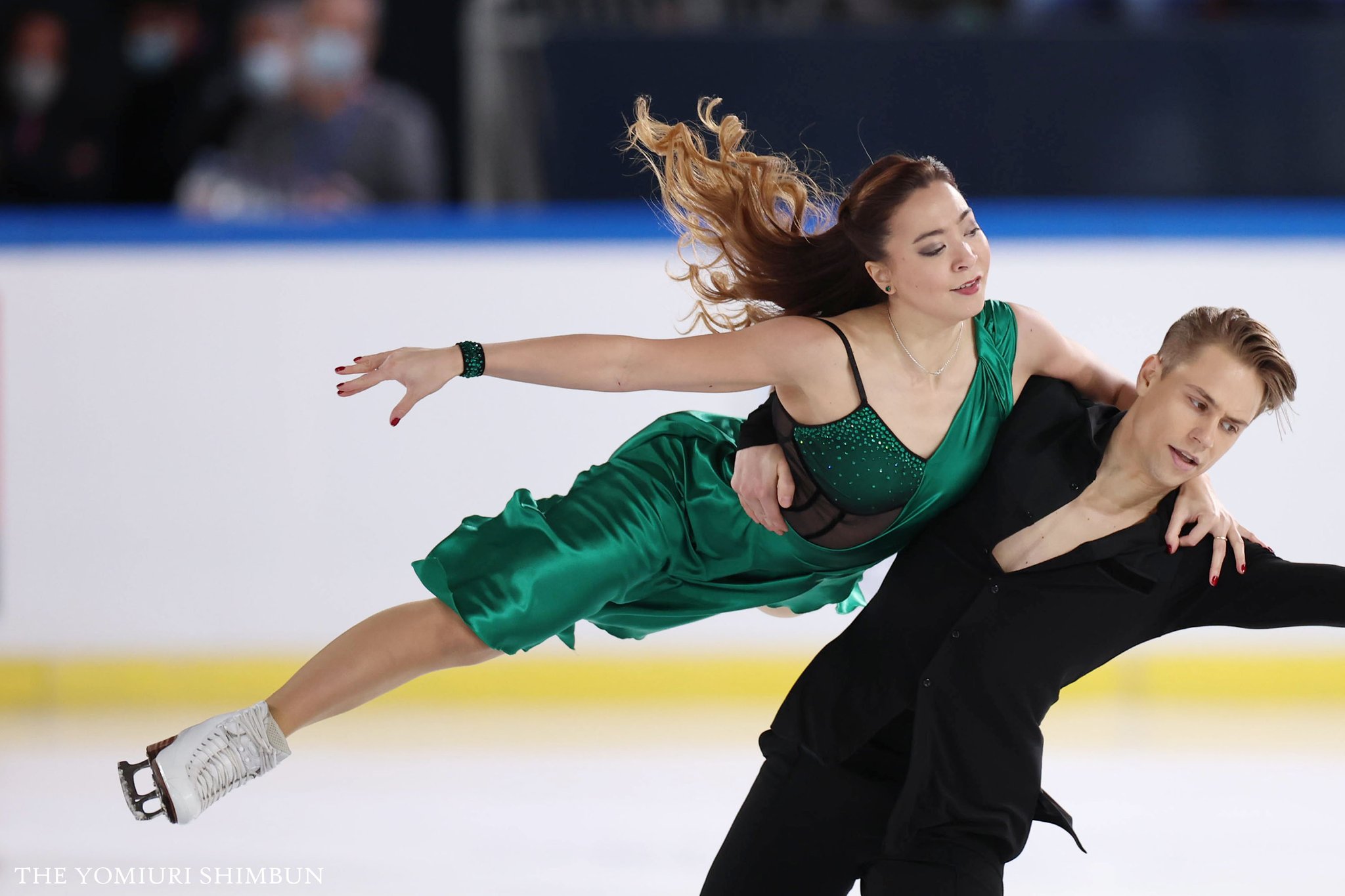 読売新聞写真部 フィギュアスケート Gpフランス杯 アイスダンス フリー アイスダンス フリーダンスが行われています アリソン リード サウリウス アンブルレヴィチウス組 伊藤紘二撮影 アリソンリード Allisonreed Sauliusambrulevicius