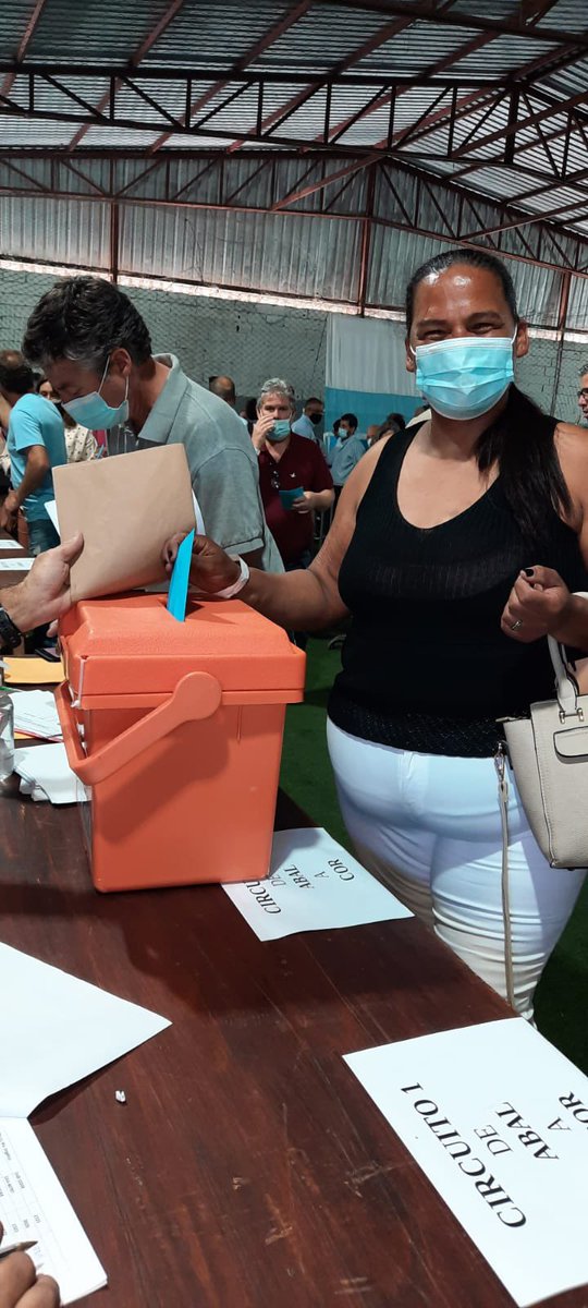 lista20maldo's tweet photo. #lista20maldonado presente en la Convención Departamental de nuestro querido @PNACIONAL 
Estamos haciendo un gran trabajo en lo nacional y en lo departamental. 
Seguimos #trabajandoconcabeza por un mejor país para todos. 

VIVA EL PARTIDO NACIONAL👏
#orgullosamenteblancos https://t.co/zTuA36Kio3