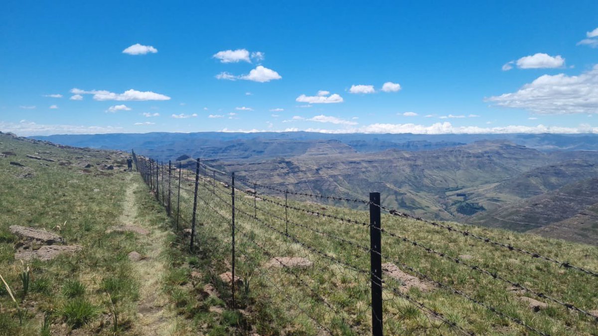 My brother is currently doing the Sky Run 65km (2500m above sea level); a fully self-supported and self-navigational race. All he has is a Map, a GPS unit, back pack of food + water, and his best mate #kwayskyrun #skyrun2021