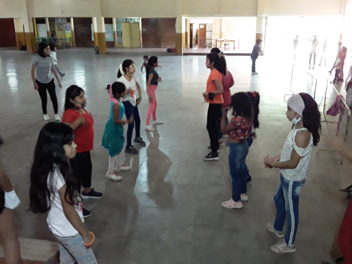 UjOran's tweet photo. Y continuamos con los talleres de Escuelas Abiertas y como siempre con gran convocatoria. ¡¡¡ Gracias chicos por acompañarnos cada sabado !!! @PseSalta @RobertoIRamos @matiascanepa @CarmenECampuza1 @AlancayDel https://t.co/eJmnIOPizM