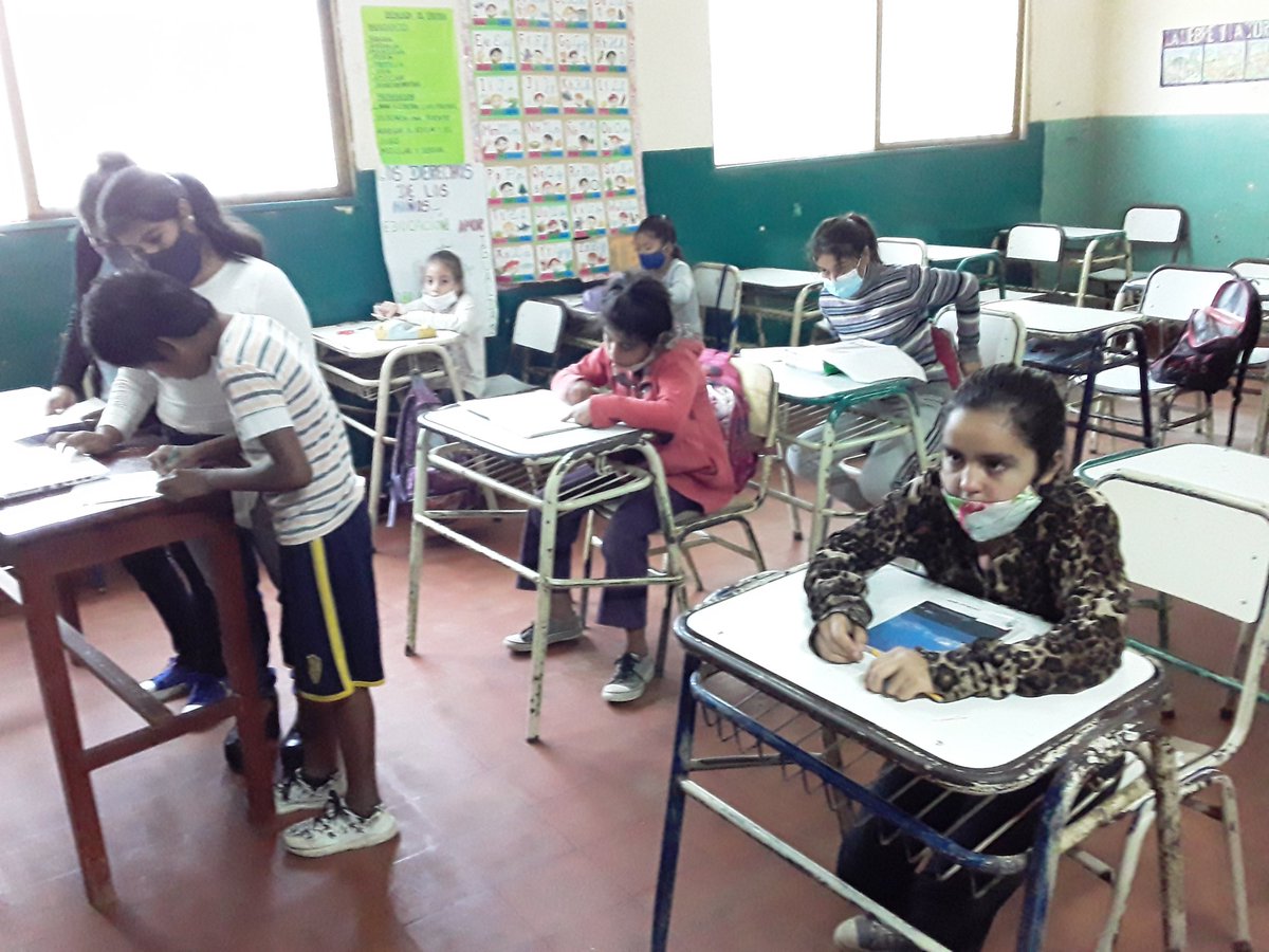 Y continuamos con los talleres de Escuelas Abiertas y como siempre con gran convocatoria. ¡¡¡ Gracias chicos por acompañarnos cada sabado !!! <a href="/PseSalta/">Políticas Socioeducativas Salta</a> <a href="/RobertoIRamos/">Roberto Ismael Ramos</a> <a href="/matiascanepa/">Matías Cánepa</a> <a href="/CarmenECampuza1/">Carmen E. Campuzano</a> <a href="/AlancayDel/">CAROLINA ALANCAY</a>