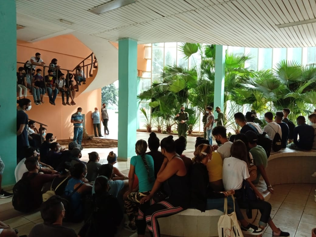 Somos #Cuba 🇨🇺
#CubaVive
#CubaViveYRenace           
#LaRazónEsNuestroEscudo 
#BastiónUCI2021
#BastiónUniversitario2021
<a href="/universidad_uci/">Universidad de las Ciencias Informáticas</a> <a href="/nataliauci16/">Natalia 🇨🇺</a> <a href="/raydelmp/">Raydel Montesino Perurena</a> <a href="/ysegura88/">Yordani Cruz Segura</a> <a href="/frankalaincastr/">Frank Alain Castro Sierra</a> <a href="/polancogaray/">Polanco</a> <a href="/AnaMarys8/">Ana Marys</a> @Jimmyl46337767