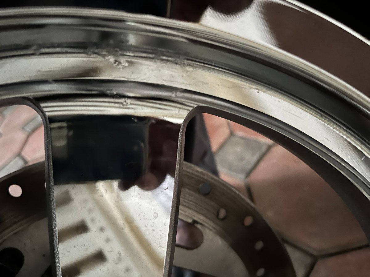 umeshh_h's tweet photo. @HarleyIndia @BikeWale Regret owning a HARLEY, chrome flaking on my new 1200 custom,2020 model. Dealer claims not covered under warranty, surprised to see such low quality of chrome on Harley, please help to address this issue. https://t.co/SNz95I6YTO