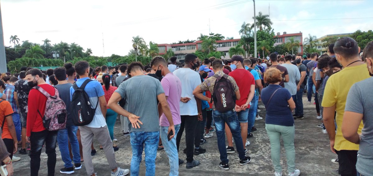 FEU-UCI Facultad 4 tweet media