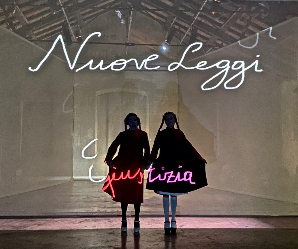 𝐐𝐮𝐞𝐬𝐭𝐚 𝐬𝐞𝐫𝐚 𝐔𝐋𝐓𝐈𝐌𝐀 𝐑𝐄𝐏𝐋𝐈𝐂𝐀 #Orestea di #Lenz ore 19.30 a #LenzTeatro a #Parma  

𝐈𝐧𝐟𝐨 sulla disponibilità di posti e prenotazioni 
> 0521 270141, 335 6096220, info@lenzfondazione.it
#Lenz #LenzTeatro #NaturaDèiTeatri #Parma #Orestea