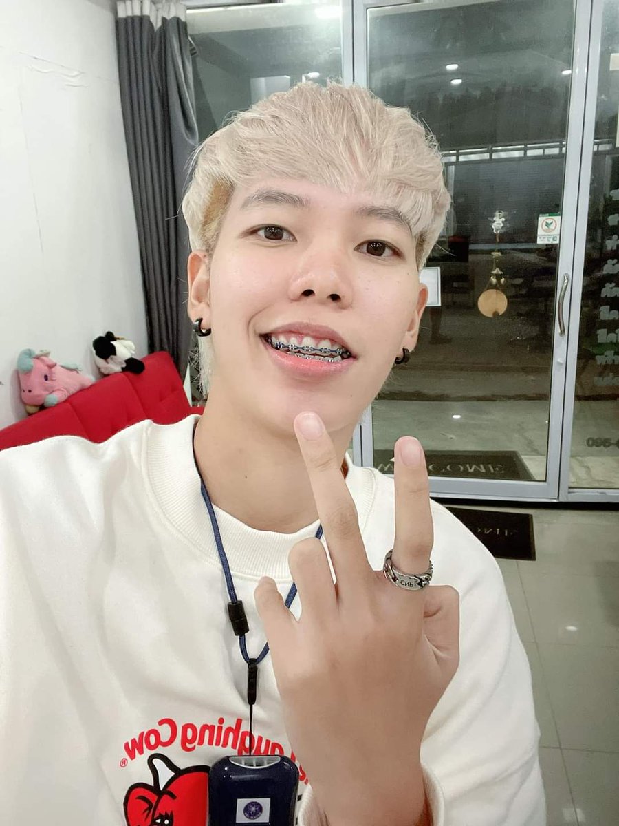 Onlyyou_Cnp39's tweet photo. 🥺😭😭😭เป็นสีที่อยากให้ปายทำมากก แง้จะร้องงง หล่ออมากกกกกก  กรี๊ดดดดดดดดด ใส่เสื้อคอจีนเดิ��ออกแดด แค่คิดภาพก็คือตายยๆๆ☺🥰😍🤤 https://t.co/w15bjdABup