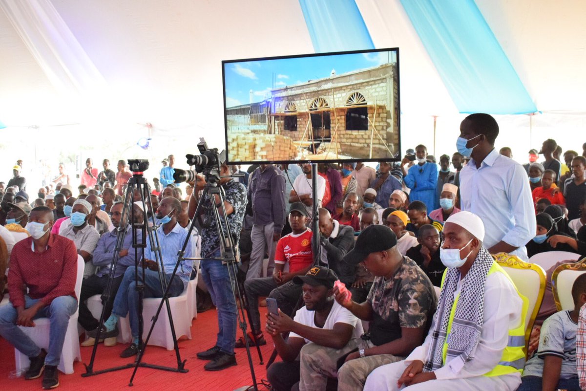 cliqevents's tweet photo. Fundraising in aid of Garbatulla Jamia Mosque. The chief guest Governor Hon. Ali Hassan Joho gave a contribution of 3M. Day’s collection was 17M.
#CliqSound
#LiveStreaming
#Photography
#videography
#screens https://t.co/JVXhCnoEL6