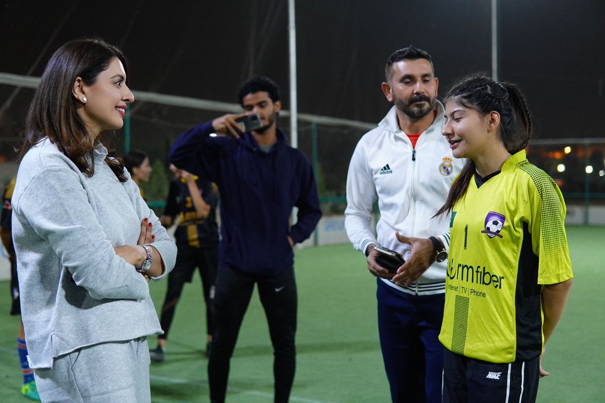 MediaSpringPk's tweet photo. Cheering on Pakistan’s women athletes, @SidraIqbal recently attended a #WomensCup2021 football match as the chief guest. The match was hosted by the international sports team organization #LeisureLeagues and the renowned group of companies #WorldGroup 🙌🏻💯 https://t.co/tEcuGdpzQp
