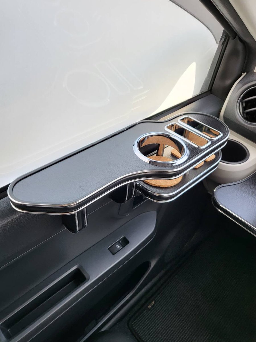 onecreation__'s tweet photo. LA350s ミライース

運転席側、助手席側サイドテーブルのご紹介〜👏🏻

取り付け簡単っ！
邪魔そうに見えて意外に売れている商品です！！！
これから少しずつ紹介していくのでお楽しみに😗😗

#車好きと繋がりたい #緊急事態宣言 #コロナに負けるな #車しか勝たん🥺 #日々成長 #良い商品を提供します https://t.co/I9SdTzt856