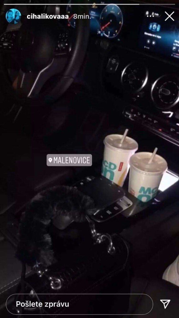_ddd_danda's tweet photo. @cihalikovaaa  jede bomby💣🤣
celkem cringe davat na ig fotky z pinterestu a delat ze jsou tvoje💀 https://t.co/5jo7v5B6sh