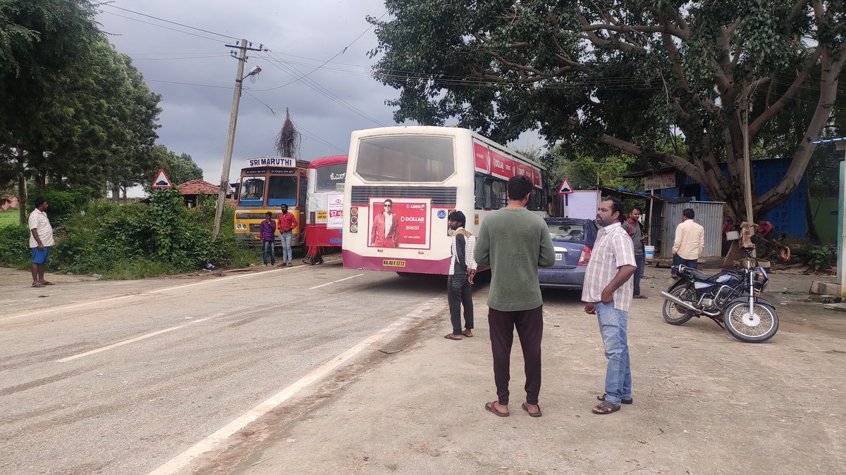 Gudibanda_town's tweet photo. Last 2 days 
🚍Bus's still operating from myakalahalli (seethapalli ) village to chikkaballapura&amp;bangalore...
ಕಳೆದ 2 ದಿನಗಳಿಂದ
 🚍ಮೈಕಲಹಳ್ಳಿ (ಸೀತಪಲ್ಲಿ) ಗ್ರಾಮದಿಂದ ಚಿಕ್ಕಬಳ್ಳಾಪುರ ಮತ್ತು ಬೆಂಗಳೂರಿಗೆ ಇನ್ನೂ ಬಸ್‌ಗಳು ಕಾರ್ಯನಿರ್ವಹಿಸುತ್ತಿವೆ... https://t.co/cdNWzxx3YD
