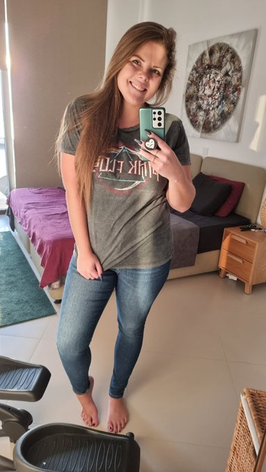 Huhu meine Lieben 🤗 Ich w&uuml;nsche euch einen sch&ouml;nes und entspanntes Wochenende 😘 Ich bin wieder gesund<a href="/tag/fuck2021"class="tags"><span>#fuck2021</span></a><a href="/tag/fuckmorein2022"class="tags"><span>#fuckmorein2022</span></a>