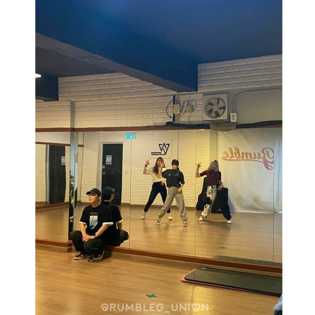 rumbleG_Union's tweet photo. |📸[#INSTAGRAM] 2021.11.20
╰►RumbleG #럼블지 on the Instagram of their coaches / producers
————
#RumbleG #Didi #GaYun #IAn #BaRum #rumblegunion #winnerzone #Winnerzoneentertaintent #럼블지 #럼블G #kpop https://t.co/VZhY7KeM5M