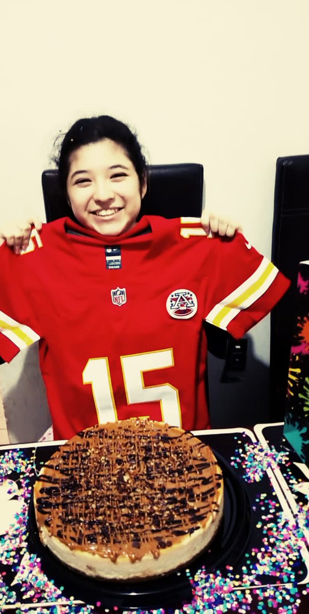 joselamas79's tweet photo. @PatrickMahomes Eugenia Lamas 14 birthday gift https://t.co/tOvU4Tr9ss