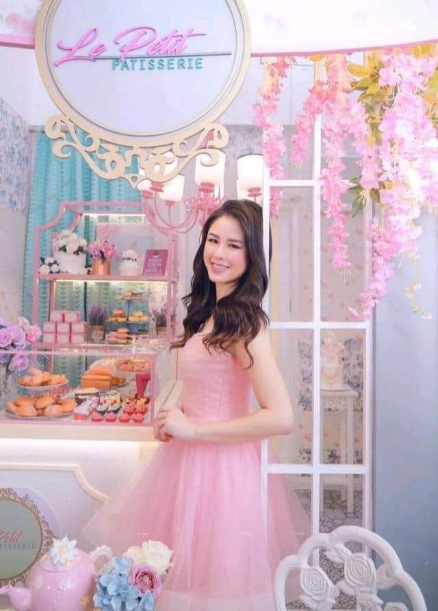 "Namumukadkad ang aking ligaya
Sa tuwing ika'y papalapit na
Hawakan mo ang aking kamay"

KISSES AMING PARALUMAN 
<a href="/KissesDelavin/">Kisses Delavin</a> | #KissesDelavin