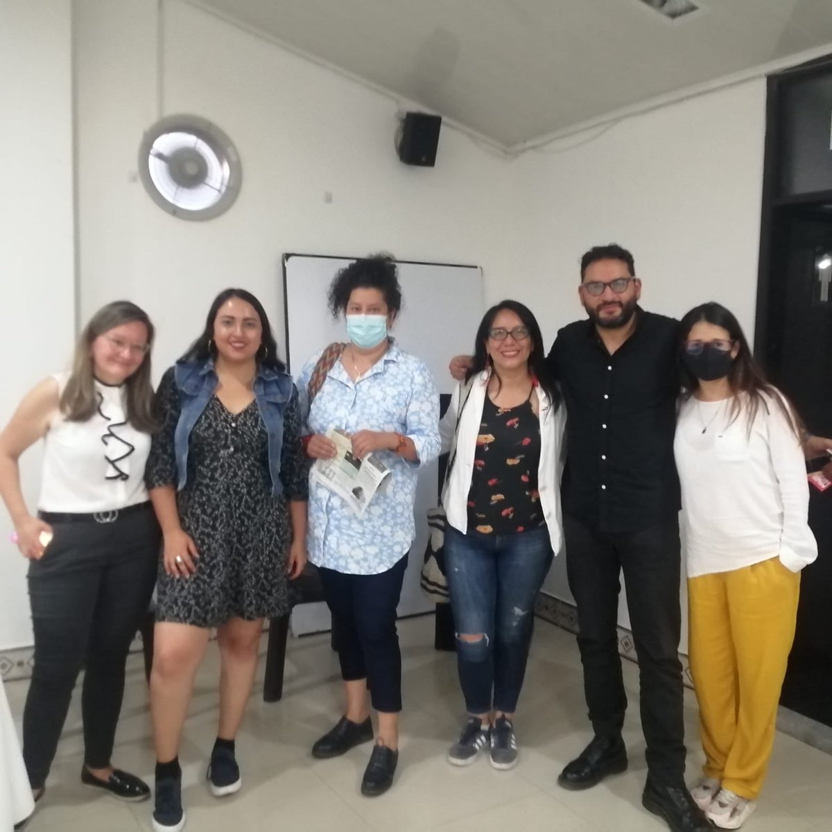 alexandravasoch's tweet photo. Todo el cariño a mis compañeras y compañeros de lista @cielo_rusinque, @yeisoncajamarca, #KatherineCastellanos; @eduardsarmiento; @RicardoMestizoR
Cada uno y una con agenda que nutre el programa del #PactoHistórico. Segura que esta lista va contribuir a #TransformarCundinamarca https://t.co/wvlzsAUYrC