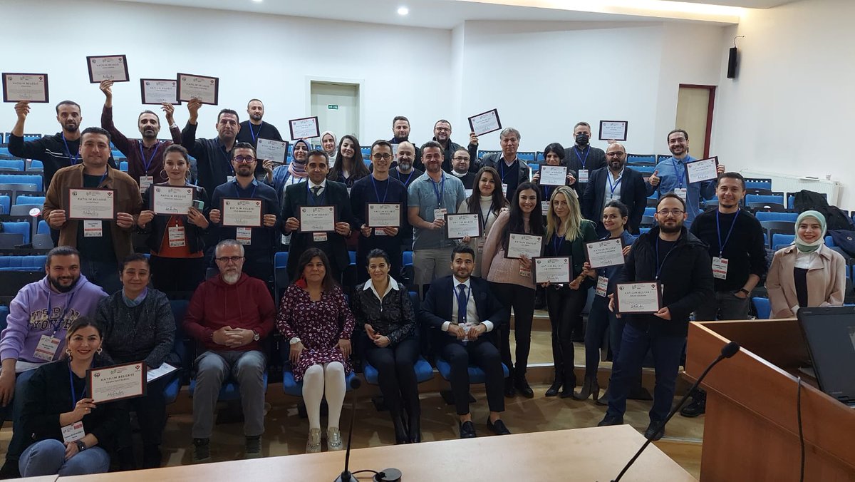 Tübitak Bideb 2237-A Uygulamalı Liderlik Okulu eğitimi kapsamında Değerli hocalarımızdan belgelerimizi aldık. Emeği geçen tüm hocalarımıza teşekkürler😊
#liderlikokulugaziantep
<a href="/Tubitak/">TÜBİTAK</a> 
<a href="/metinzkann/">Metin Özkan</a> 
<a href="/STURAN2100/">Selahattin Turan</a> 
<a href="/TubitakBIDEB/">TÜBİTAK BİDEB</a> 
<a href="/gaziantepUniv/">Gaziantep Üniversitesi</a> 
@