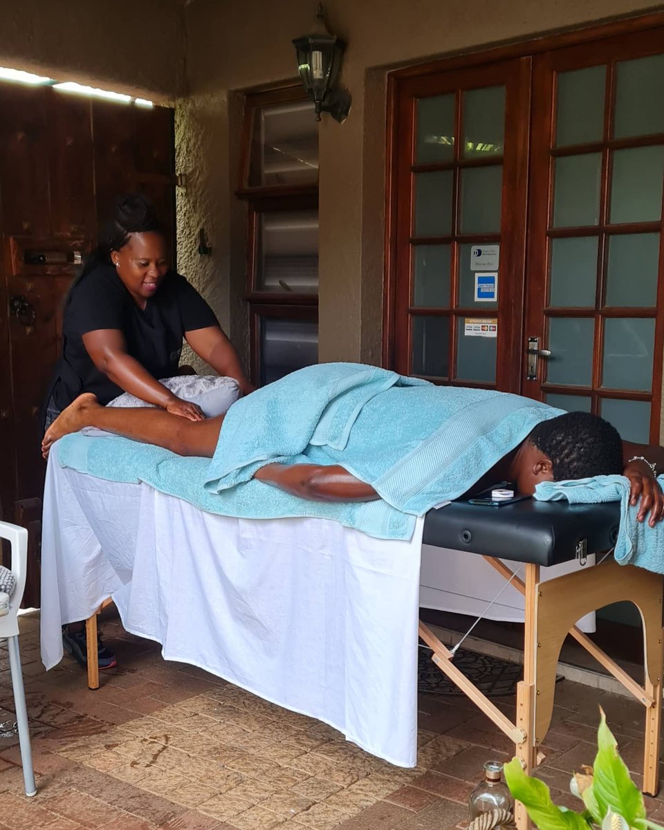 HopeWelness_Spa's tweet photo. Teamwork Makes The Dream Work And We Surely Understood The Assignment 💃🏽

#Convenience 👌🏽
#MobileSpaPackages 🚘
#PoolSideSerenity 🥂
#HalfDayPackage 💆🏽‍♀️
#WeServeWelnessSerene 💯 https://t.co/vC9VJJjiRT