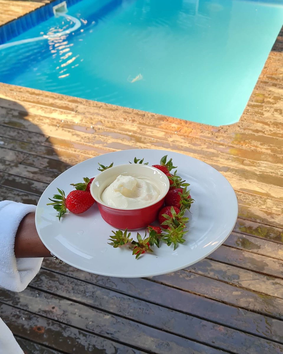 HopeWelness_Spa's tweet photo. Teamwork Makes The Dream Work And We Surely Understood The Assignment 💃🏽

#Convenience 👌🏽
#MobileSpaPackages 🚘
#PoolSideSerenity 🥂
#HalfDayPackage 💆🏽‍♀️
#WeServeWelnessSerene 💯 https://t.co/vC9VJJjiRT