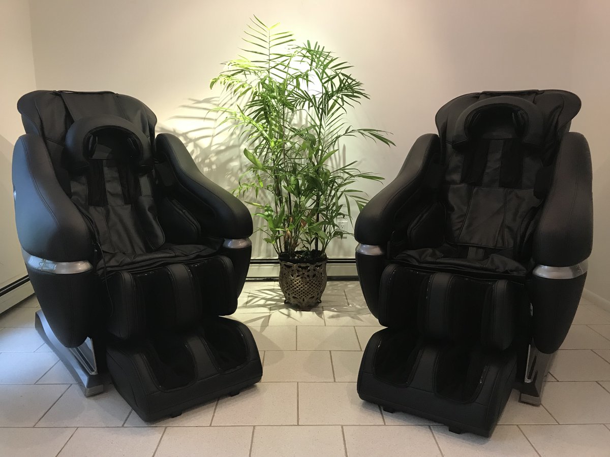 HealingFlorida's tweet photo. FOR SALE - FULL BODY MASSAGE CHAIR +
$1,500

#UltimateLIIIMassageChair is designed from the ground up to massage your ENTIRE body. #Massage hands, airbags, #music speakers, #heating pads, #foot rollers all controlled.

$1,500.00  lightly used

Text / Call Robert (631) 232-7978 https://t.co/tyrlLH5FTG