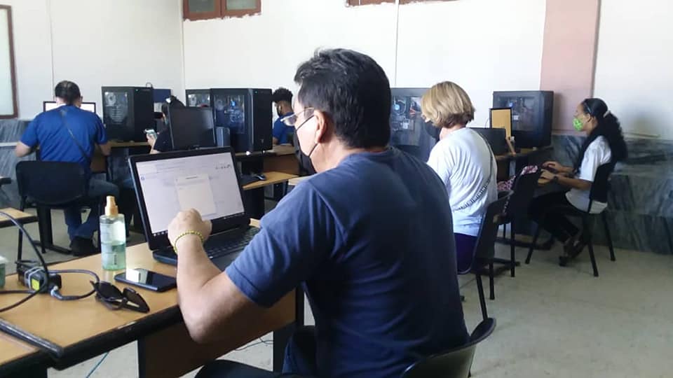 JAChang15's tweet photo. #DíaNacionalDeLaDefensa. #SomosUCf #PuebloUniformado #DefendiendoCuba #RedTocororo #Girón #CubaVive #PuebloUniformado 
@mes @ucf @OrquiUCf @DiazCanelB @jsaborido50 @feu_ucfgos @UJCdeCuba https://t.co/qLkzVAzD6Q