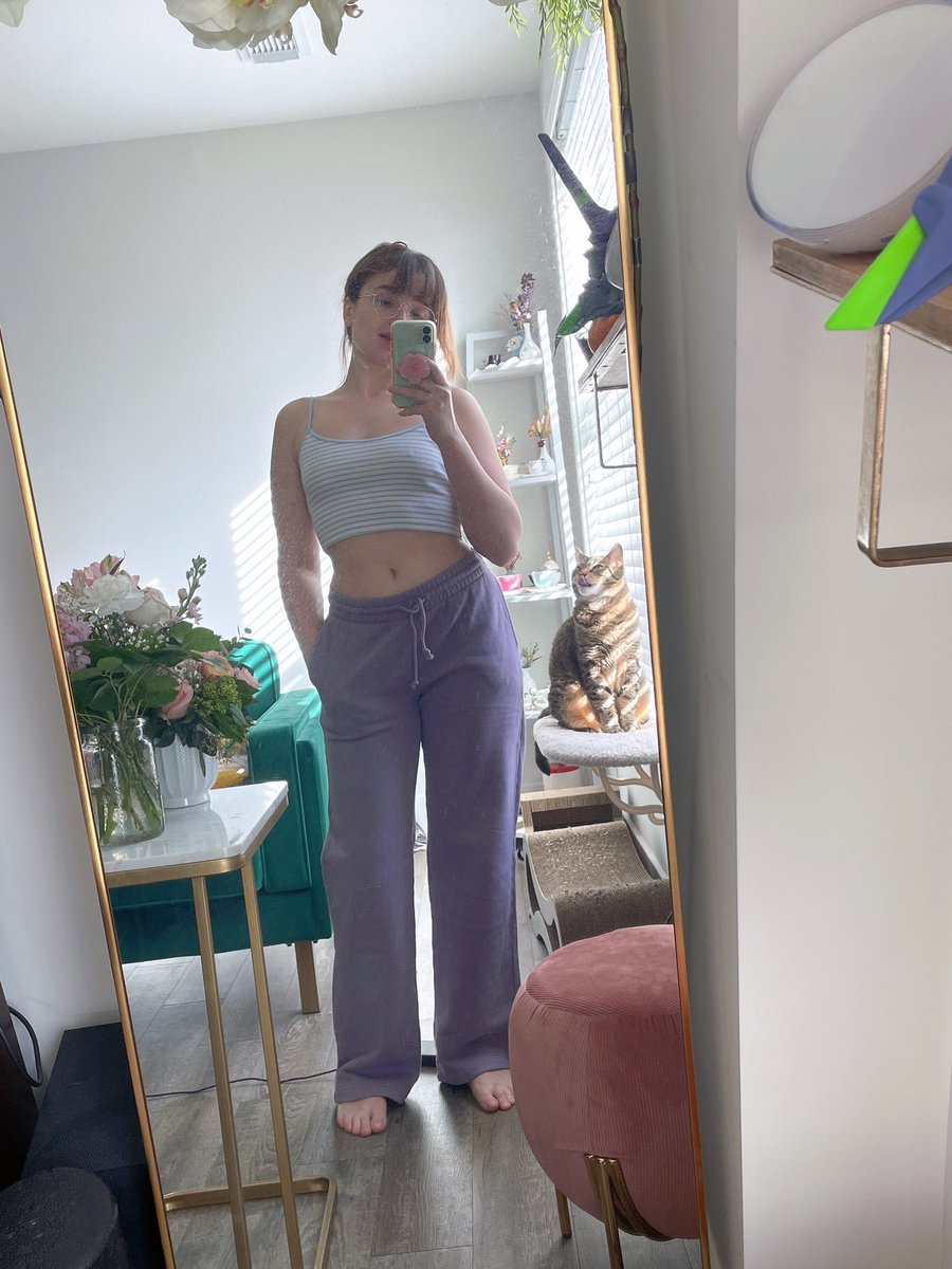 bunnybattleaxe's tweet photo. got cute joggers for my bday~ https://t.co/ZNdgKqAewE