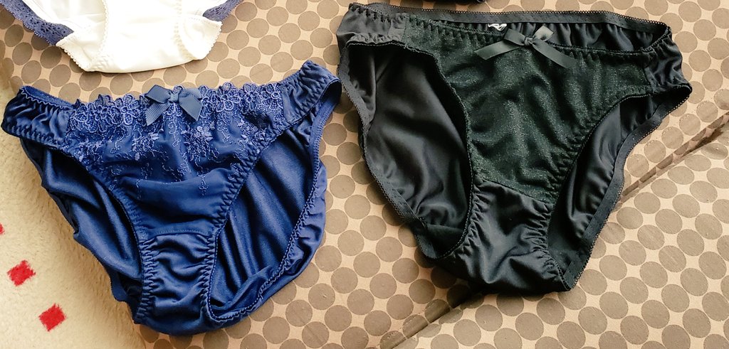 crotch_daisuki's tweet photo. 知人の��行カバンから
着用前なので広げて眺めるだけです、残念
使用済みならイタズラして汚しちゃうとこだけど https://t.co/B0NxhIhJ8i